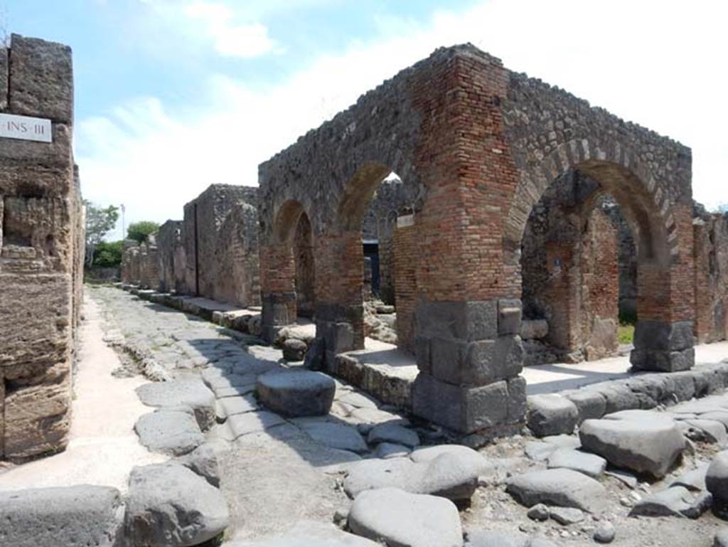IX.2.1 Pompeii. May 2018. Looking east from Via Stabiana. Photo courtesy of Buzz Ferebee.