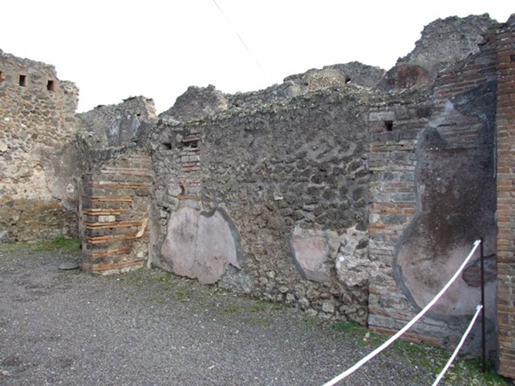 IX.2.6 Pompeii. December 2007. South wall of shop.