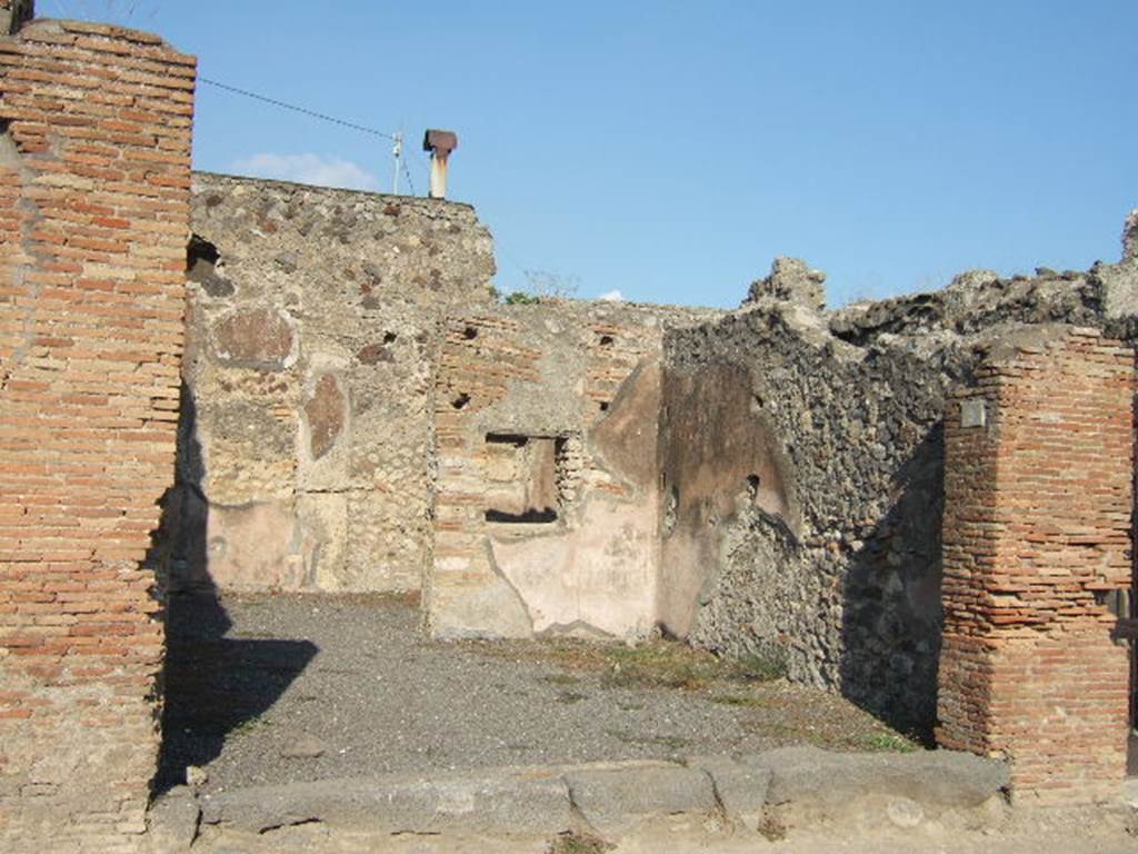 IX.2.9 Pompeii. September 2005. South side of shop.