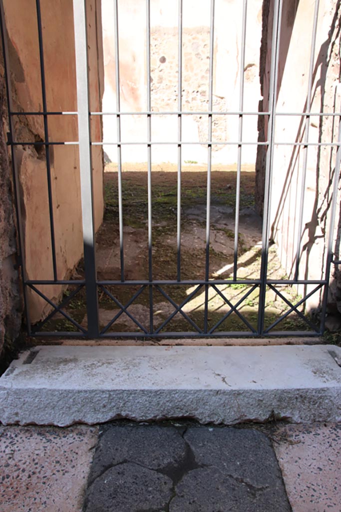IX.2.16 Pompeii. October 2022. Doorway threshold. Photo courtesy of Klaus Heese