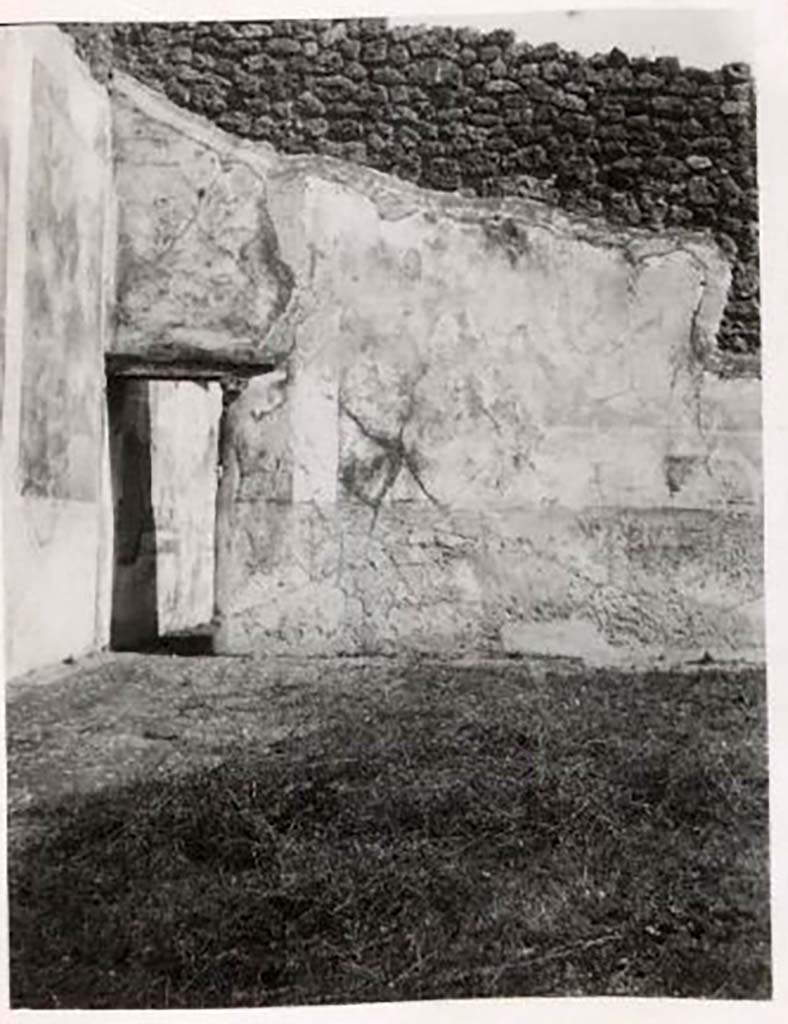 IX.2.16 Pompeii. Pre-1943. East wall at north end of atrium, with doorway to exedra. Photo by Tatiana Warscher.
According to Warscher – the painting of Hercules and Hesione has vanished (from the east wall of atrium).
Although Warscher called this room an exedra, she makes the point that this room was spacious and was probably used as a triclinium. 
The decoration was rich and exquisite of which the three new paintings were part.
See Warscher, T. Codex Topographicus Pompeianus, IX.2. (1943), Swedish Institute, Rome. (no.51.), p. 119.
