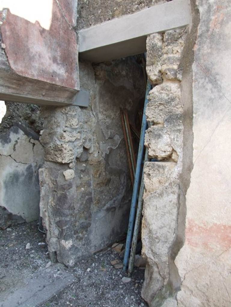 IX.2.16 Pompeii.  March 2009.  Doorway to oecus in south east corner of atrium.