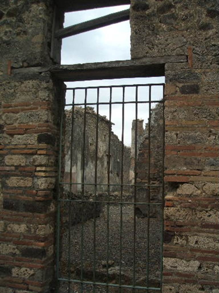 IX.2.19 Pompeii. May 2005. Entrance.