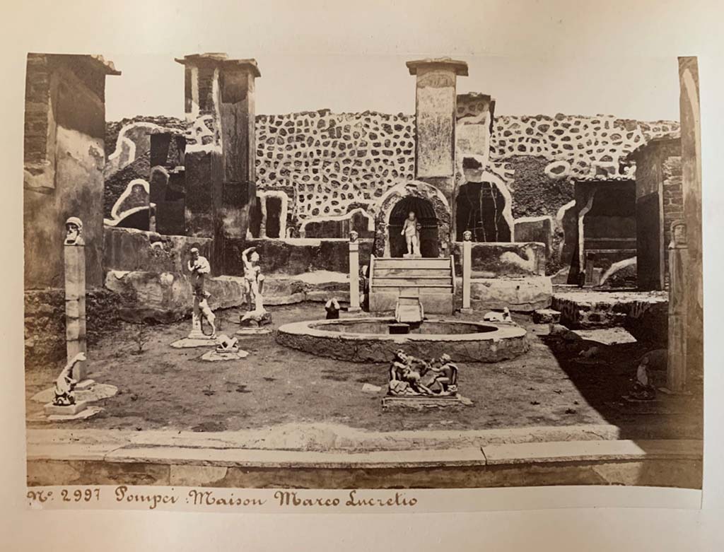 IX.3.5 Pompeii. From an Album by M. Amodio, c.1880, entitled “Pompei, destroyed on 23 November 79, discovered in 1748”.
Looking east across garden area. Photo courtesy of Rick Bauer.
