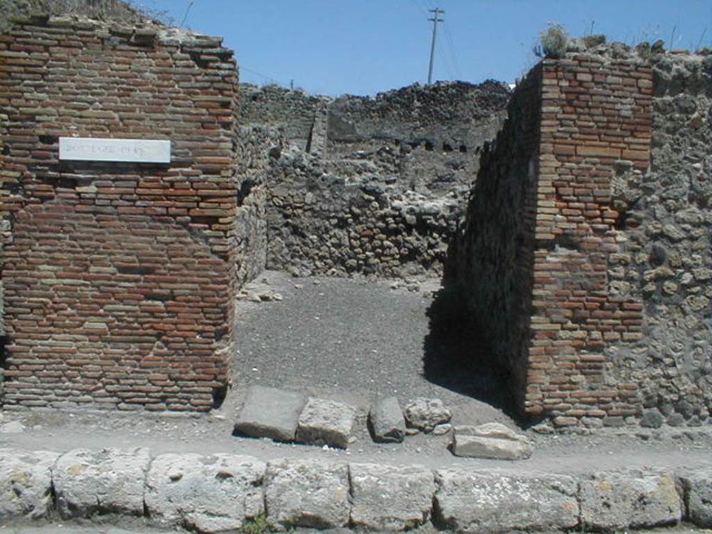 IX.3.9 Pompeii. May 2005. Entrance on Via Stabiana.