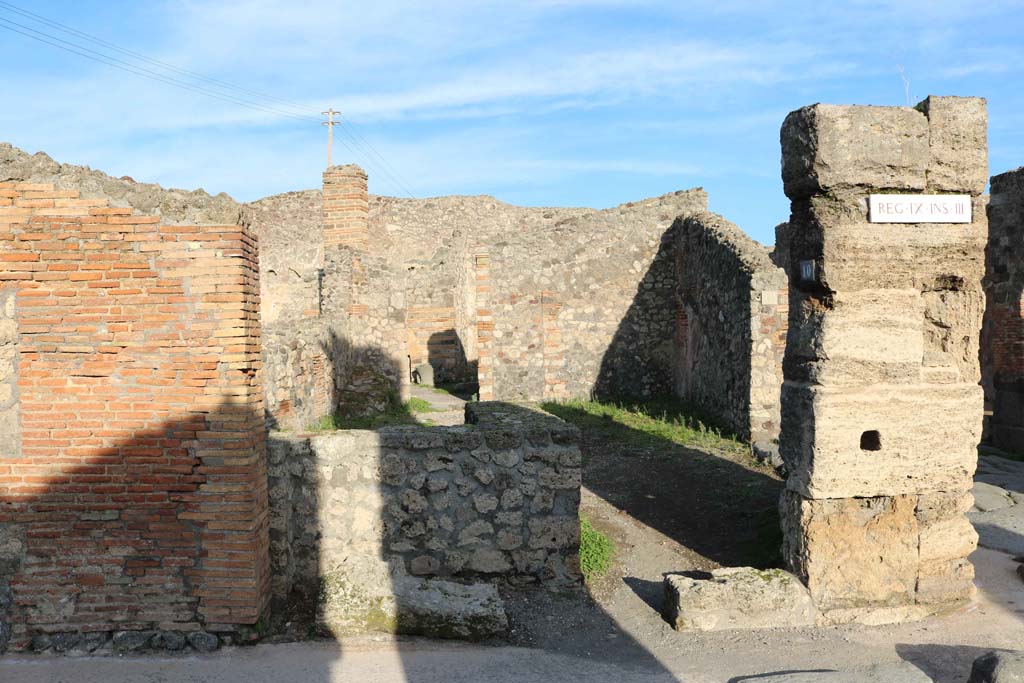IX.3.10, Pompeii. December 2018. Looking east to entrance doorway. Photo courtesy of Aude Durand.