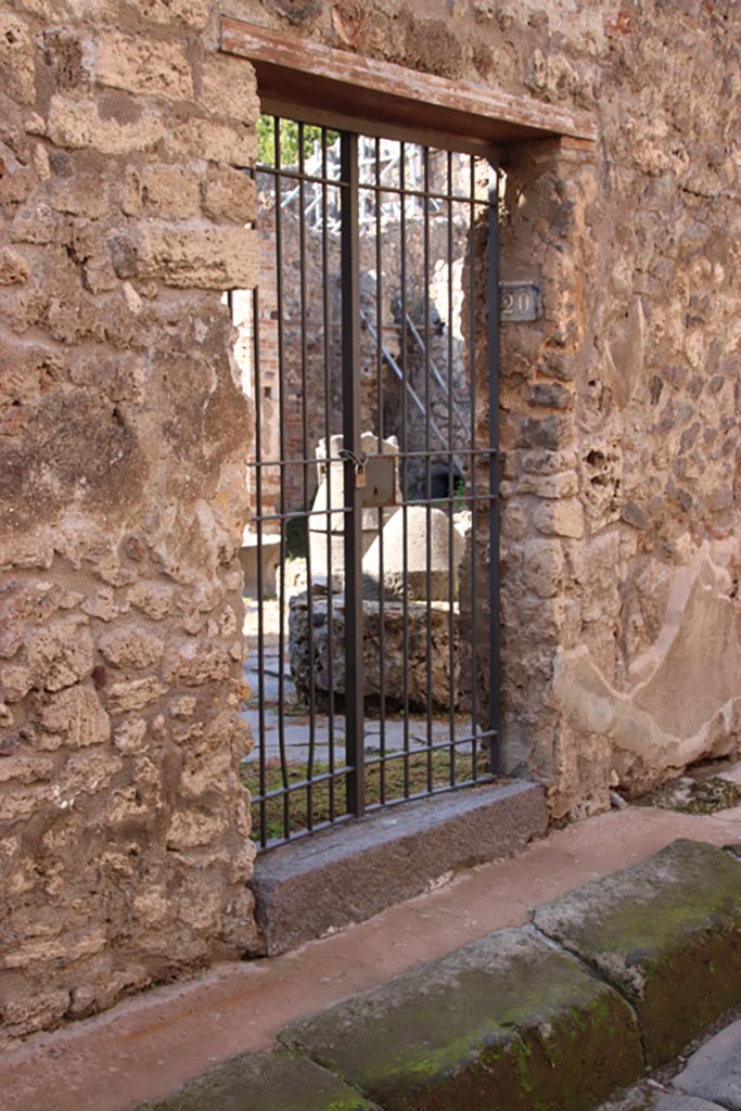 IX.3.20 Pompeii. October 2022. Entrance doorway. Photo courtesy of Klaus Heese. 