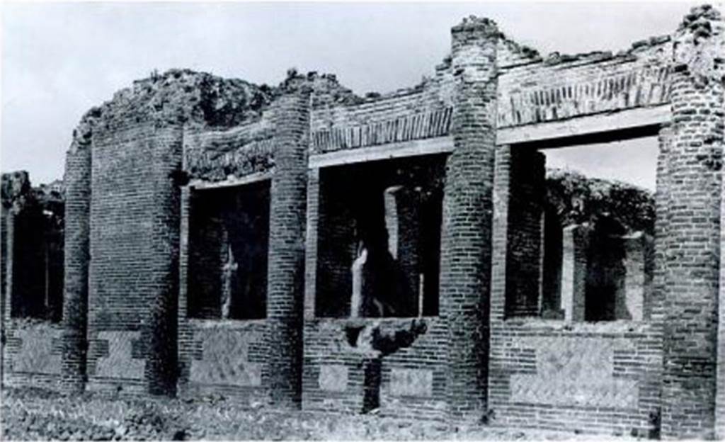 IX.4.18 Pompeii. Old undated postcard showing caldarium “s” before 1943 bombing.
