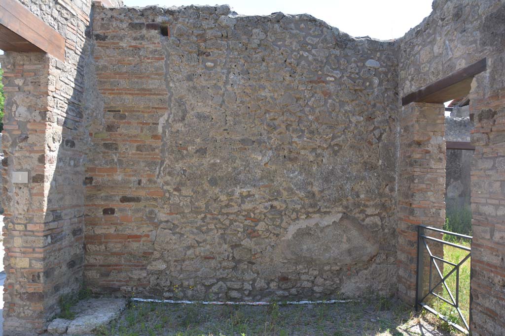 IX.5.1 Pompeii. May 2017. Looking towards east wall. 
Foto Christian Beck, ERC Grant 681269 DÉCOR.

