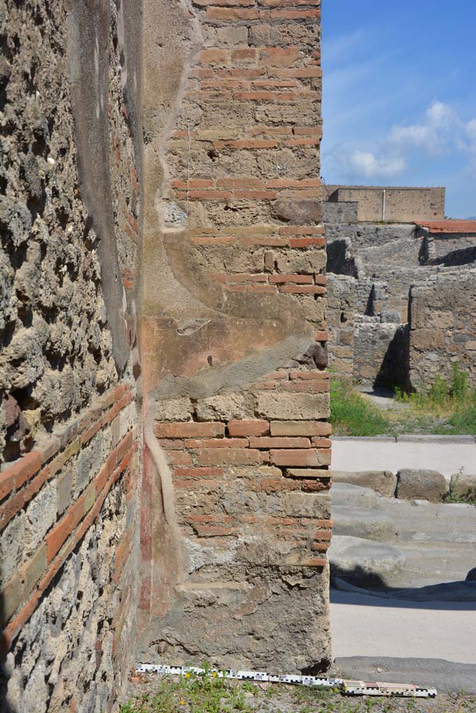 IX.5.1 Pompeii. May 2017. Detail of lower north-west corner.
Foto Christian Beck, ERC Grant 681269 DÉCOR.
