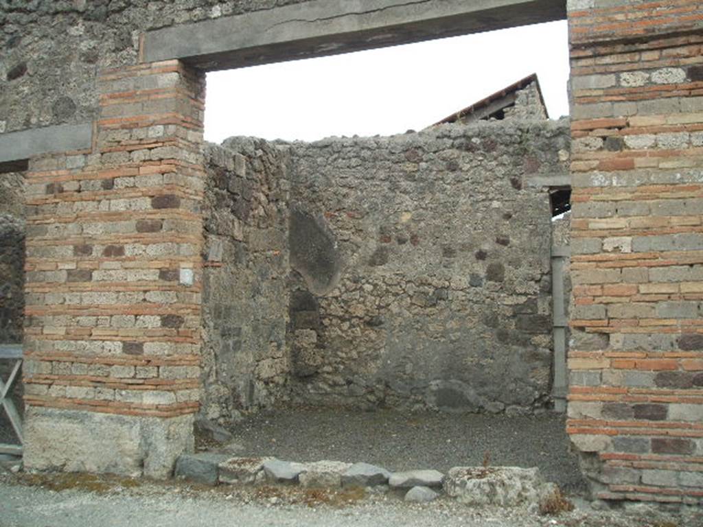IX.5.3 Pompeii. May 2005. Entrance on Via di Nola. Looking south.