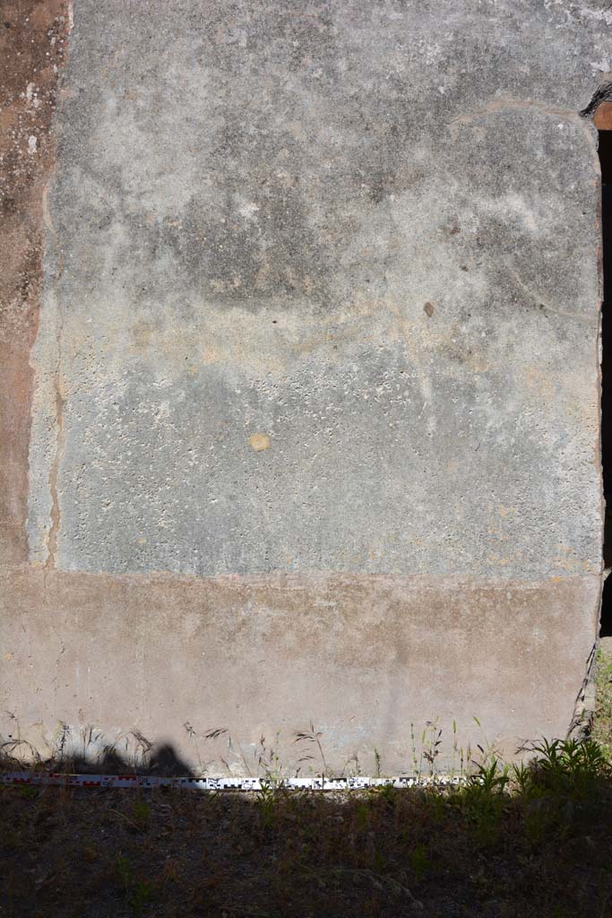 IX.5.6 Pompeii. May 2017. 
Room n, east side, detail of lower wall on north side of doorway to room p. 
Foto Christian Beck, ERC Grant 681269 DCOR.

