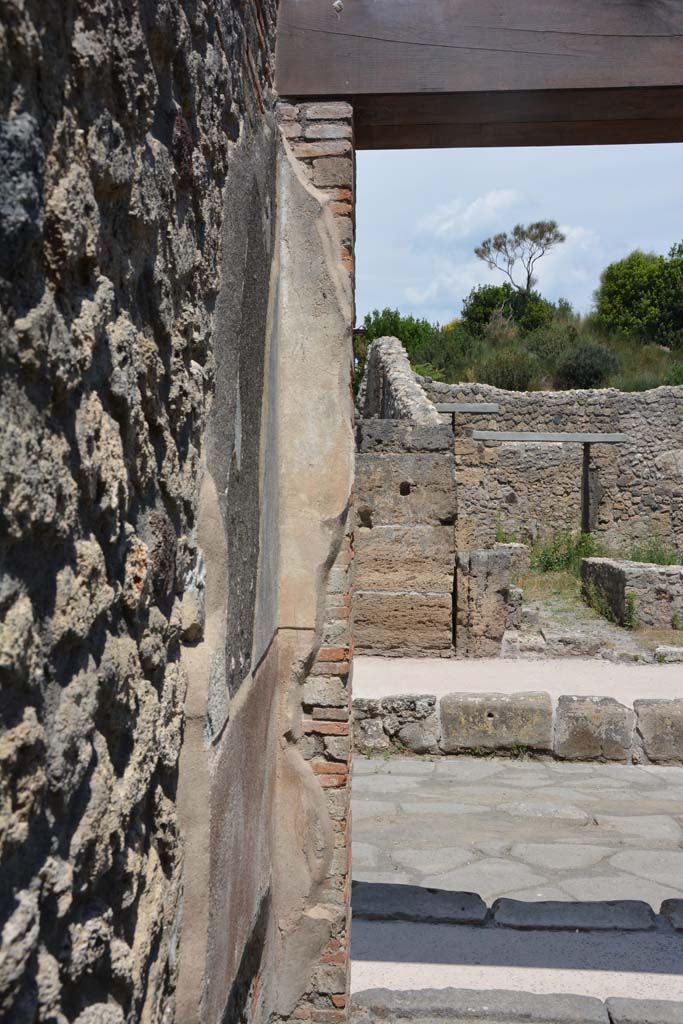 IX.5.7 Pompeii. May 2017. Looking towards north wall in north-west corner.
Foto Christian Beck, ERC Grant 681269 DÉCOR.

