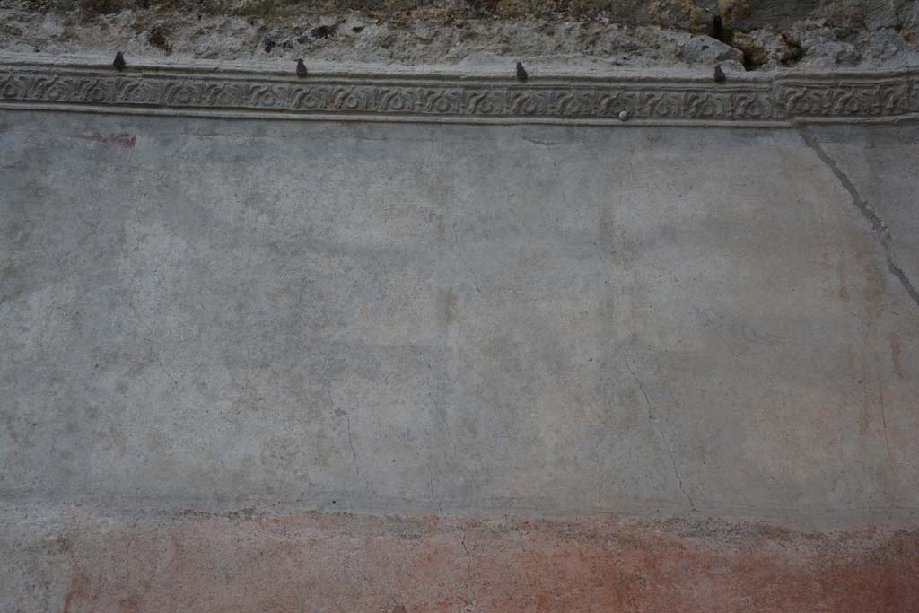 IX.5.9 Pompeii. March 2017. Room “p”, faded architectural decoration from upper south wall.
Foto Christian Beck, ERC Grant 681269 DÉCOR.

