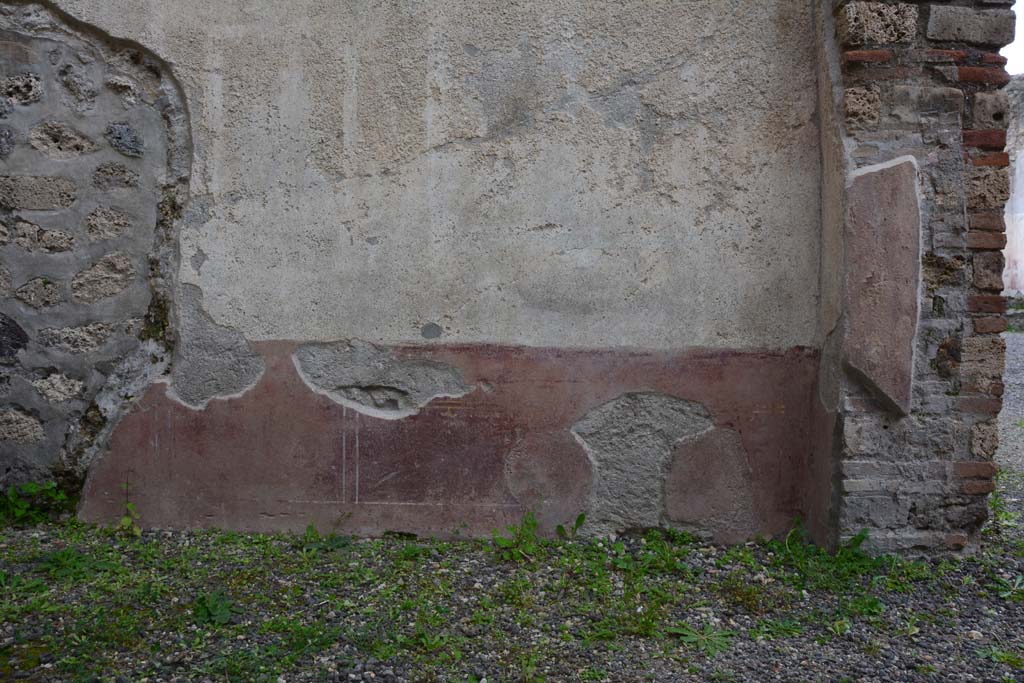 IX.5.9 Pompeii. March 2017. Room “f”, lower south wall at west end.
Foto Christian Beck, ERC Grant 681269 DÉCOR.
