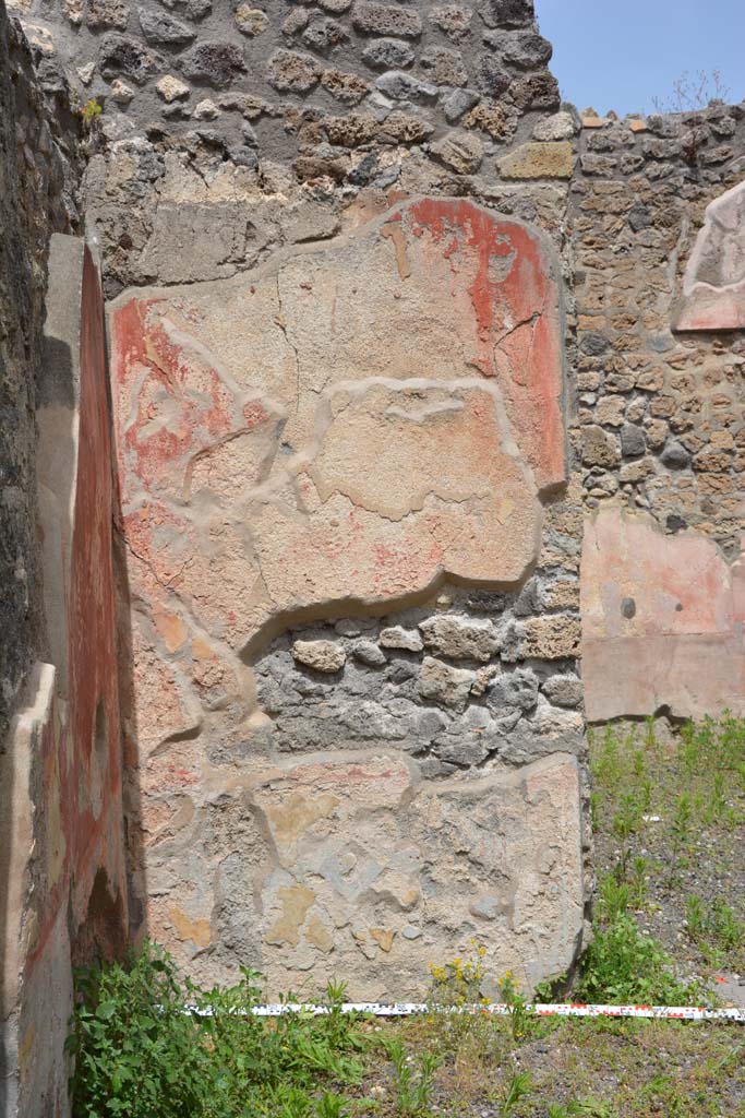 IX.5.14 Pompeii. May 2017. Room “b”, north wall in north-west corner of atrium.
Foto Christian Beck, ERC Grant 681269 DÉCOR.

