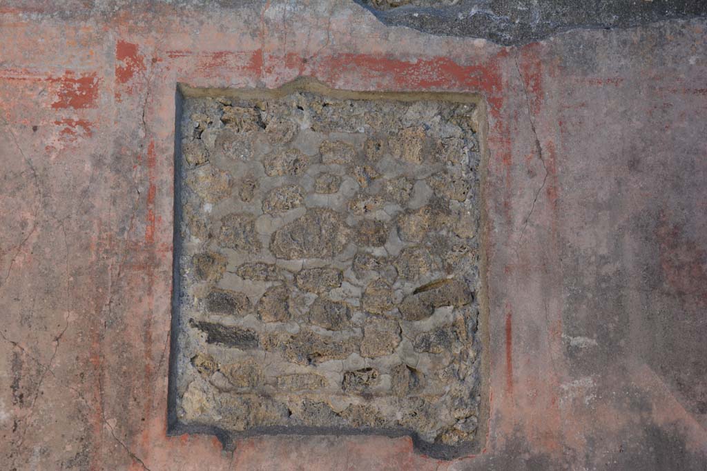 IX.5.14 Pompeii. May 2017. Room f, site of central painting on east wall.
Foto Christian Beck, ERC Grant 681269 DCOR.

