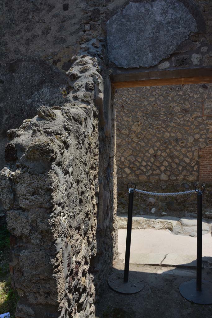 IX.5.17/6 Pompeii. May 2017. 
Room y, east side of corridor, from room q, on left, to entrance IX.5.17.
Foto Christian Beck, ERC Grant 681269 DÉCOR.

