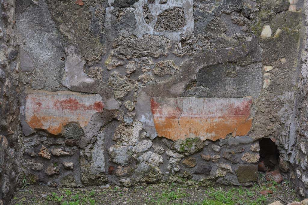 IX.5.18 Pompeii. March 2018. Room “h”, detail from painted decoration on lower east wall. 
Foto Annette Haug, ERC Grant 681269 DÉCOR.
