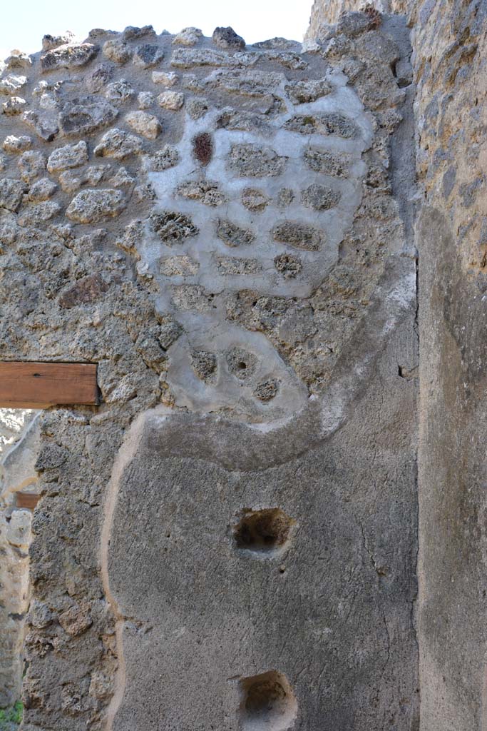 IX.5.18 Pompeii. May 2017. Room “t”, south wall in south-west corner.
Foto Christian Beck, ERC Grant 681269 DÉCOR.
