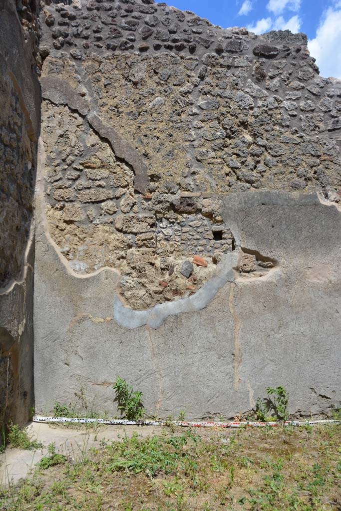 IX.5.18 Pompeii. May 2017. Room s, east wall at north end.
Foto Christian Beck, ERC Grant 681269 DÉCOR.

