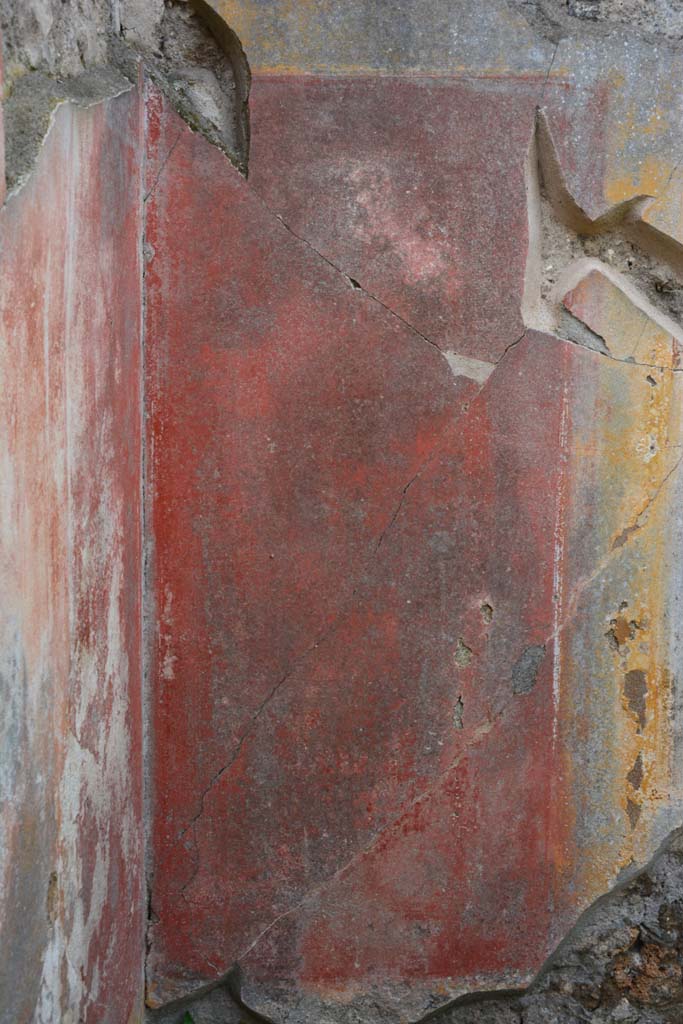 IX.5.18 Pompeii. March 2017. Room o, red painted panel on west wall at south end.
Foto Christian Beck, ERC Grant 681269 DÉCOR.
