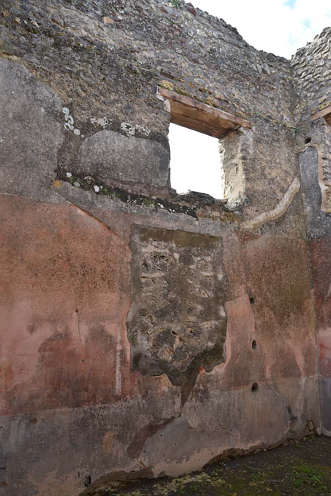 IX.5.18 Pompeii. March 2018. Room “e”, looking towards south wall.  
Foto Annette Haug, ERC Grant 681269 DÉCOR.

