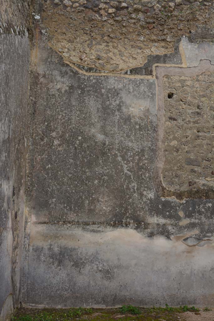IX.5.18 Pompeii. March 2018. Triclinium “f”, south end of west wall.  
Foto Annette Haug, ERC Grant 681269 DÉCOR.
