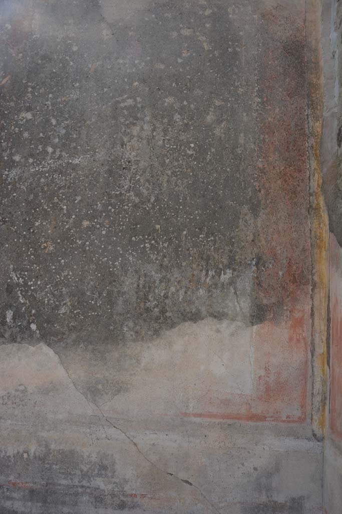 IX.5.18 Pompeii. May 2017. Room “f”, west wall at north end.
Foto Christian Beck, ERC Grant 681269 DÉCOR.
