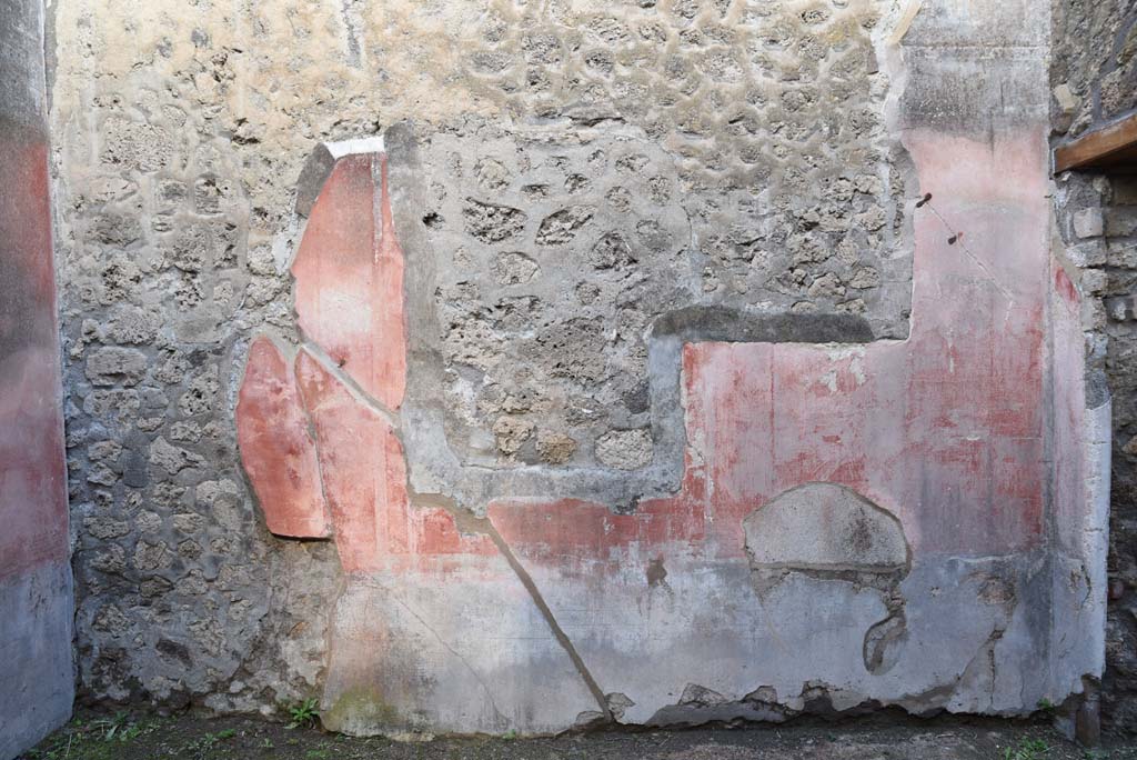 IX.5.18 Pompeii. March 2018. Room “e”, looking towards north wall with site of central painting.
Foto Annette Haug, ERC Grant 681269 DÉCOR
