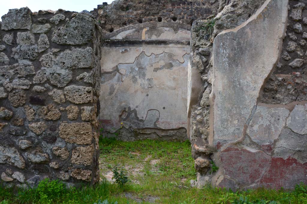 IX.5.18 Pompeii. March 2017. Room p, looking west through doorway from room l (L).
Foto Christian Beck, ERC Grant 681269 DÉCOR

