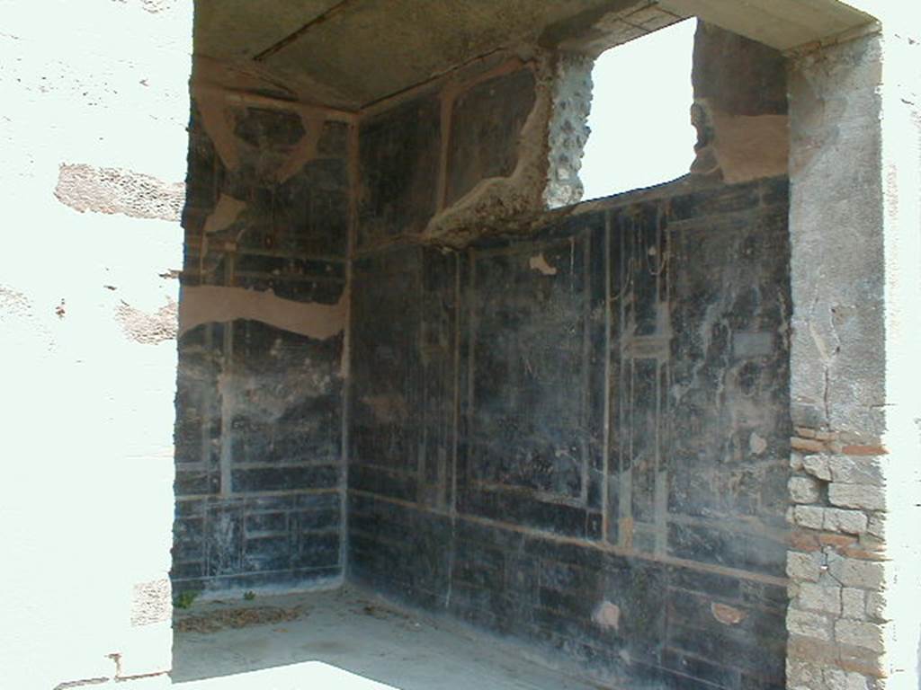 IX.8.6 Pompeii.  September 2004.  Room in north east corner of peristyle.
