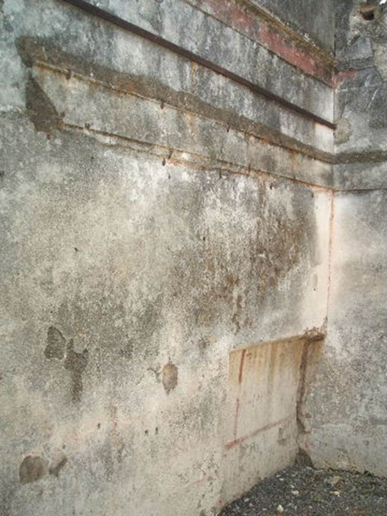 IX.8.b Pompeii. May 2005. South wall of cubiculum, with recess.