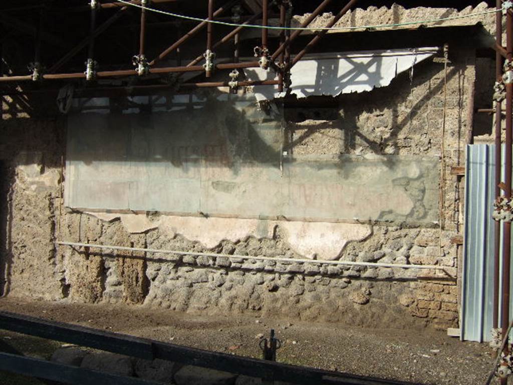 IX.12.6 Pompeii. December 2005. Graffiti beside door, between IX.12.6 and IX.12.7.