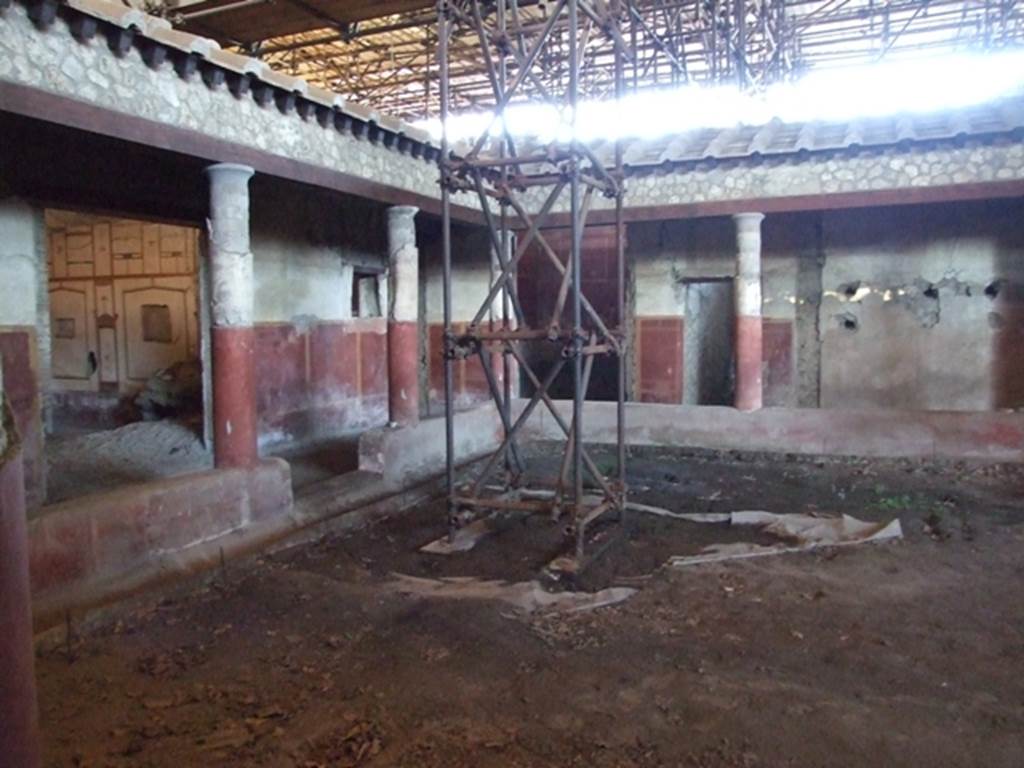 IX.12.9 Pompeii. March 2009. Garden area 8. Looking north east across peristyle.