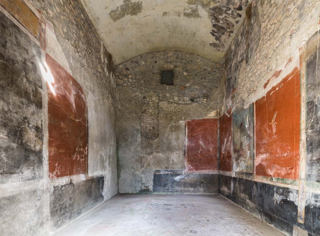 IX.13.1-3 Pompeii. April 2022. Room 13, looking north. Photo courtesy of Johannes Eber.