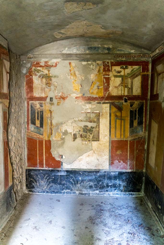 IX.13.3 Pompeii. October 2021. 
Room 17, looking towards south wall. Photo courtesy of Johannes Eber.
