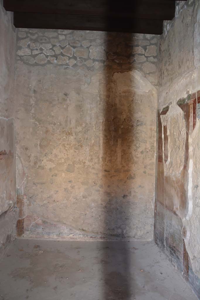 IX.14.4 Pompeii. September 2019. Room 5, looking south from doorway.
Foto Annette Haug, ERC Grant 681269 DÉCOR.
