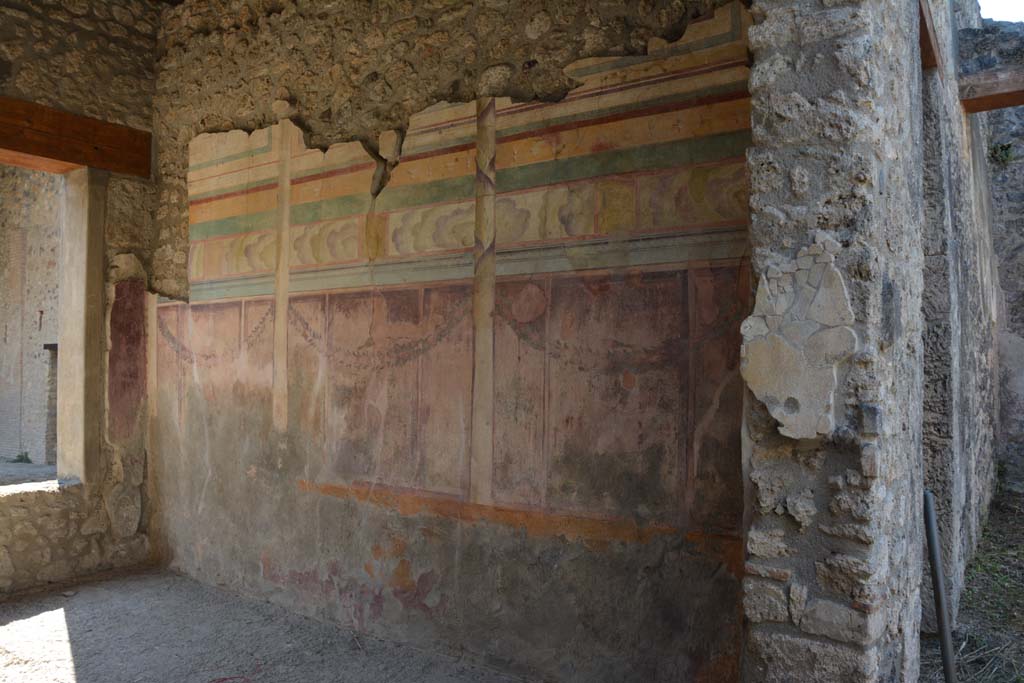 IX.14.4 Pompeii. September 2019. Room 19, looking south along west wall.
Foto Annette Haug, ERC Grant 681269 DÉCOR.
