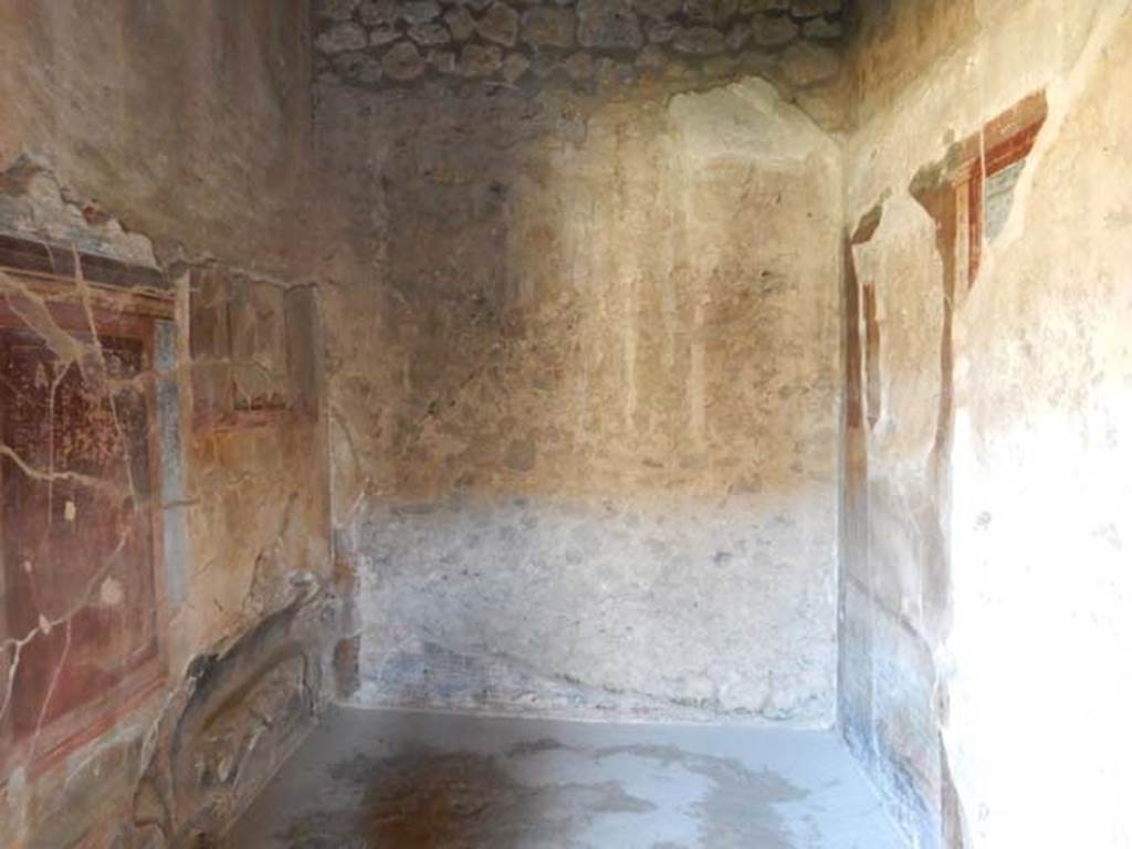 IX.14.4 Pompeii. May 2017. Room 5, looking south from doorway.  Photo courtesy of Buzz Ferebee.
