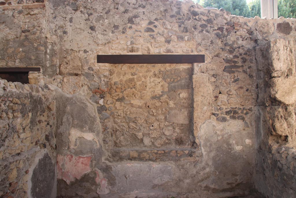 HGW24 Pompeii. Villa of Diomedes. October 2023. Looking towards window in south wall. Photo courtesy of Klaus Heese.

