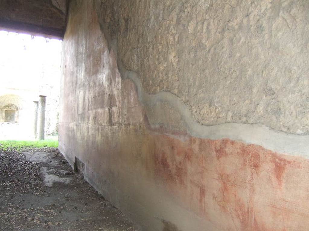 HGE12 Pompeii. May 2006. South wall of entrance corridor.