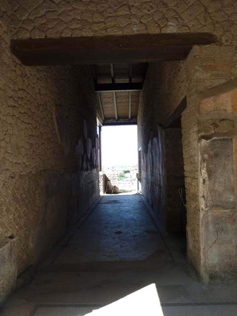 Villa San Marco, Stabiae, September 2015. Corridor 17, looking north from portico 5.