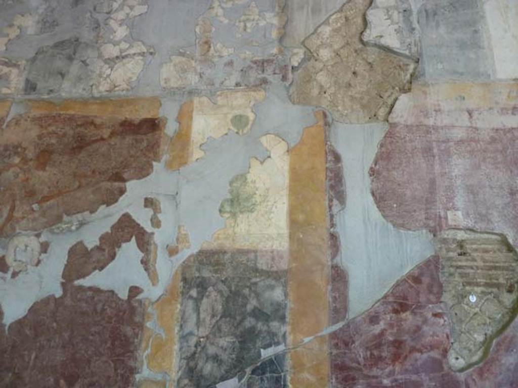 Villa San Marco, Stabiae, September 2015. Room 3, painted panel on west portico wall. 
