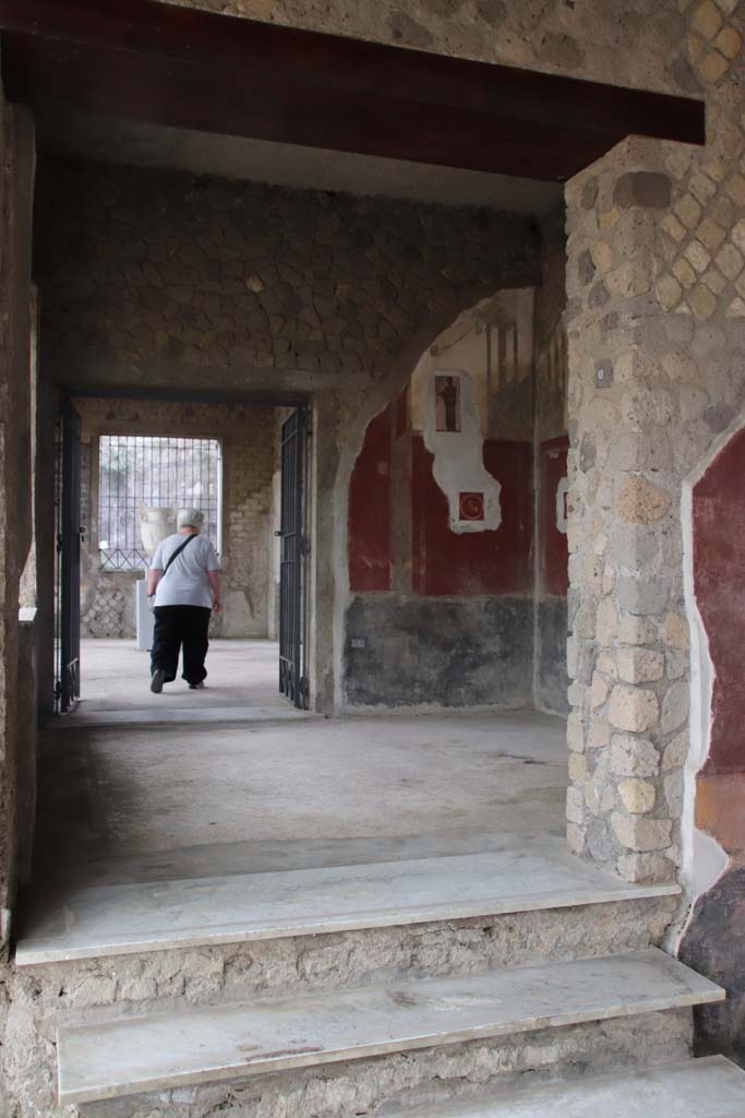 Villa San Marco, Stabiae, September 2019. 
Room 8, looking through doorway from top of steps at south end of Portico 3. Photo courtesy of Klaus Heese.
