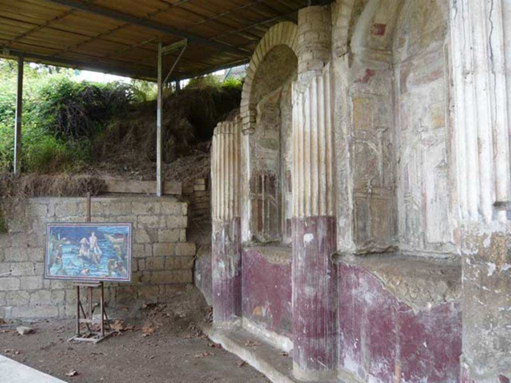 Villa San Marco, Stabiae, 2010. Area 65, at southern end of peristyle garden, with curving wall of the nymphaeum. Photo courtesy of Buzz Ferebee.
