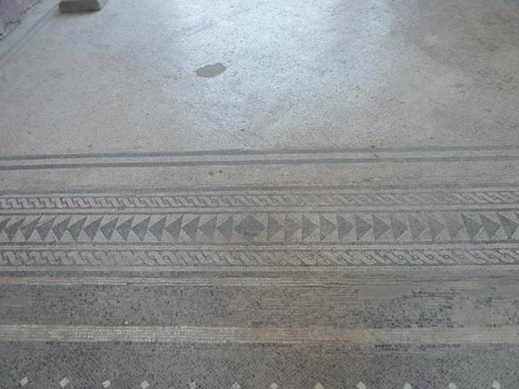 Villa San Marco, Stabiae, September 2015. Room 59, detail of mosaic threshold.