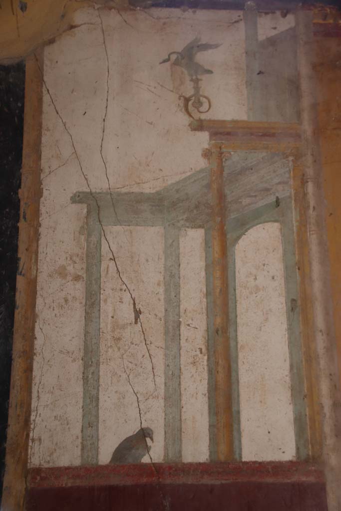 Villa San Marco, Stabiae, September 2019. 
Room 50, detail from painted decoration at south end of east wall. Photo courtesy of Klaus Heese.
