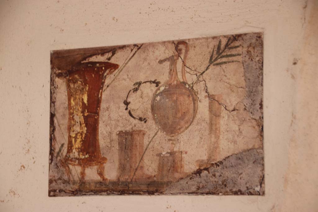 Villa San Marco, Stabiae, September 2019. Room 52, painted panel from south end of west wall. Photo courtesy of Klaus Heese. Original now in Naples Archaeological Museum. Part of inventory number 9952.