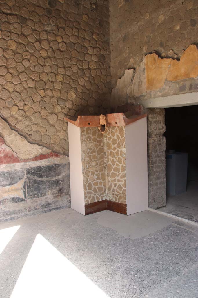 Villa San Marco, Stabiae, September 2019. 
Room 44, decorative waterspout from compluvium, outside of doorway to room 60 in north-east corner of atrium.
Photo courtesy of Klaus Heese. 
